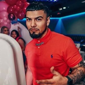 Meet your Posher, Nicholas